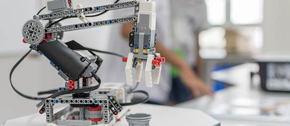 Robotics arm